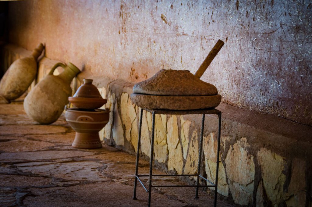 image of Moroccan pottery, Morocco travel photo
