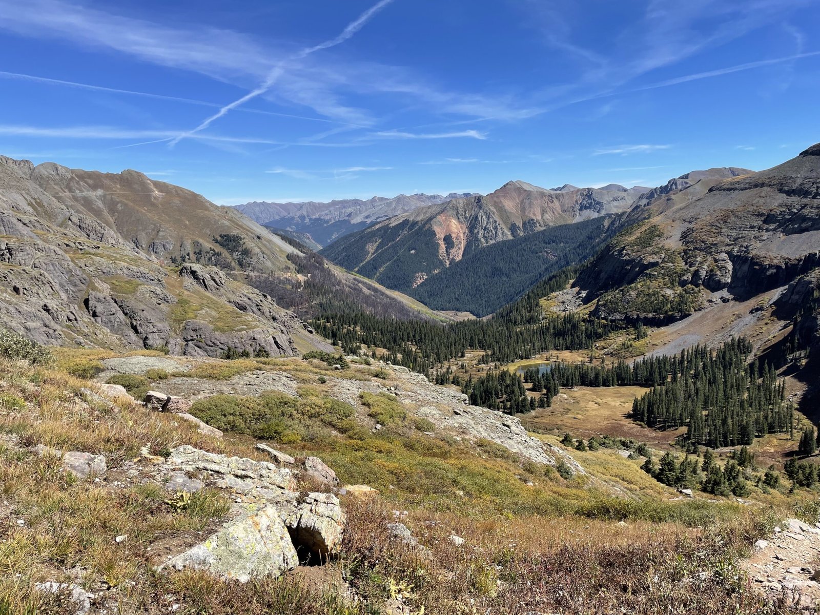 hiking the ice lakes trail in the fall