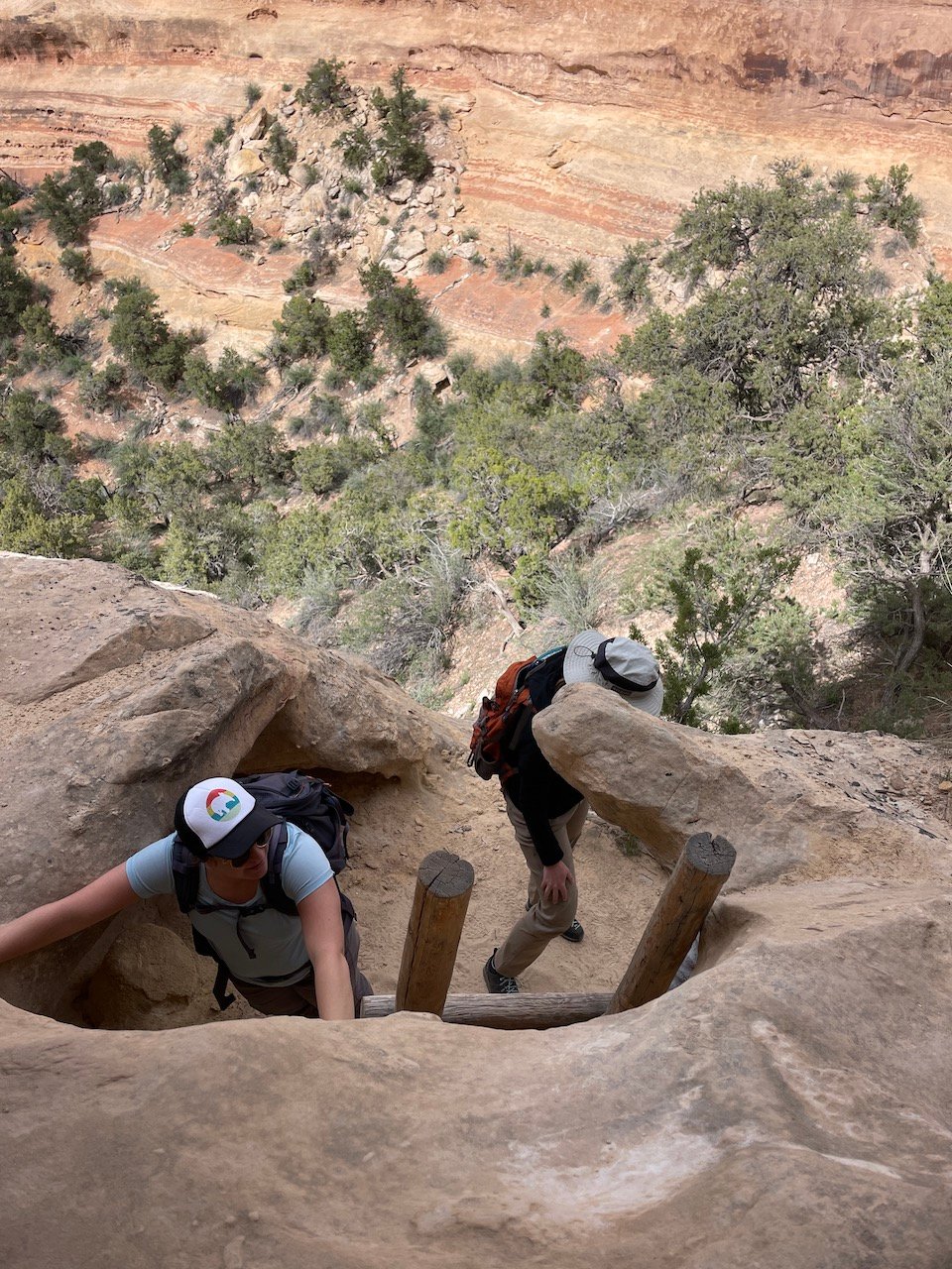 hiking mee canyon
