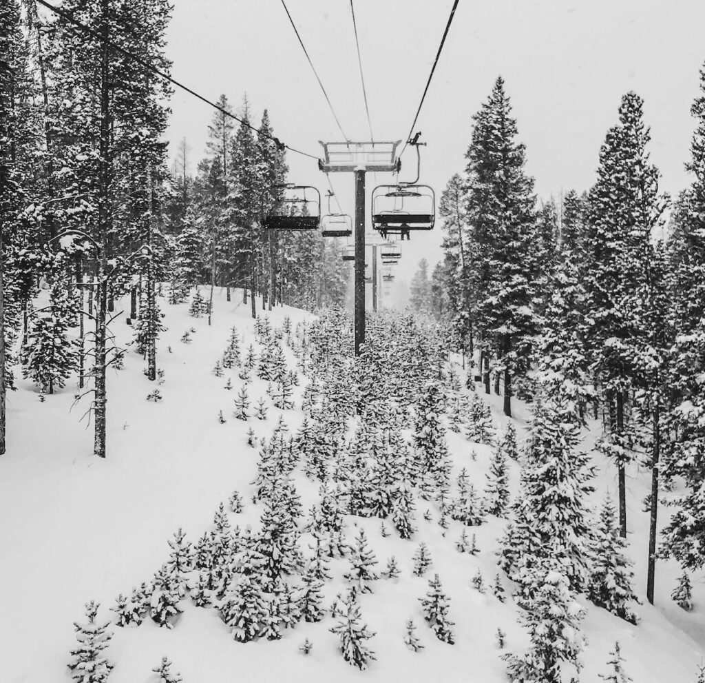 breckenridge ski lifts, colorado ski season dates