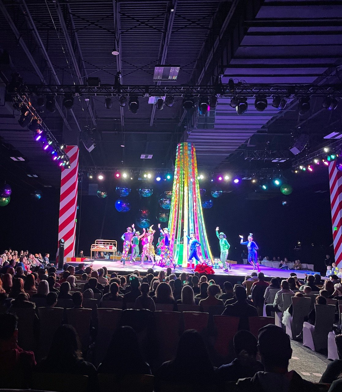 Cirque show at Gaylord of the Rockies