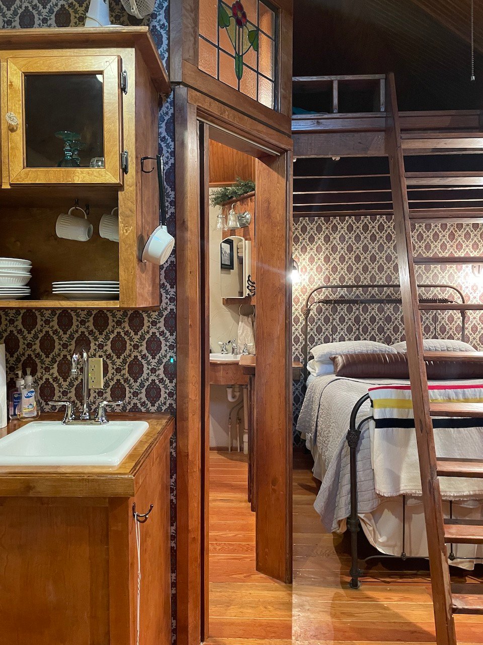 Your Guide to Canyon Tours of Colorado’s Eastern Plains stay in a cabin, eastern plains