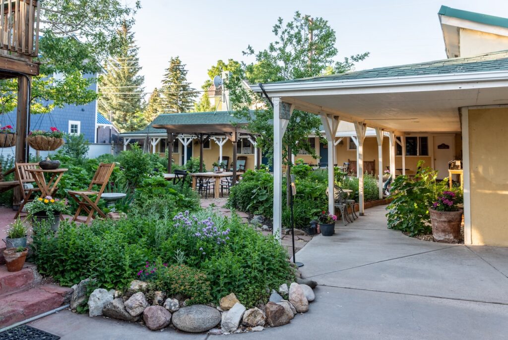 courtyard country inn, westcliffe colorado