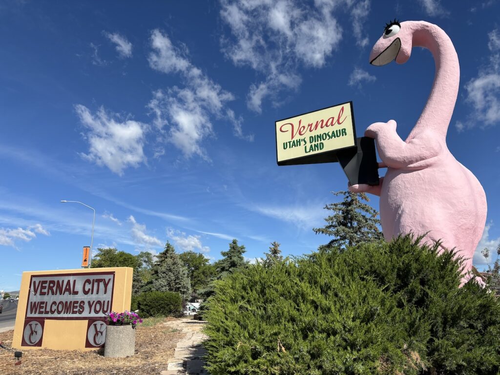 attractions in vernal utah, dinah the dinosaur