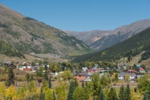 small town charm, townsizing