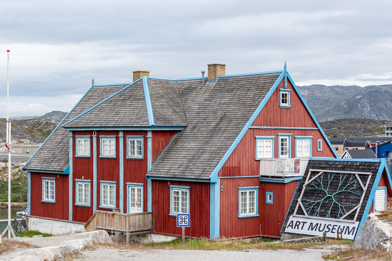 the colorful houses in Greenland