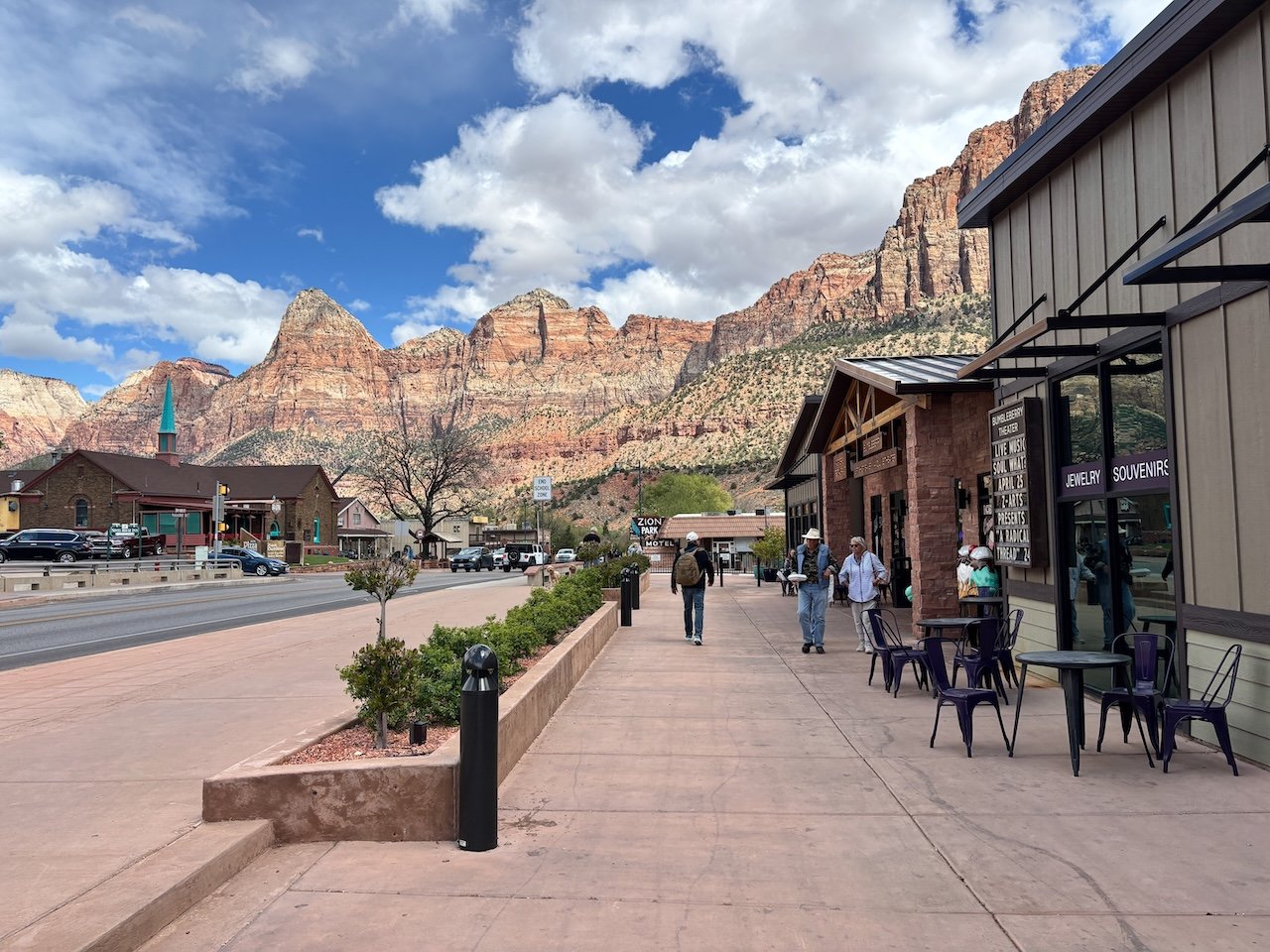 Things to do Near Zion National Park town of springdale 5
